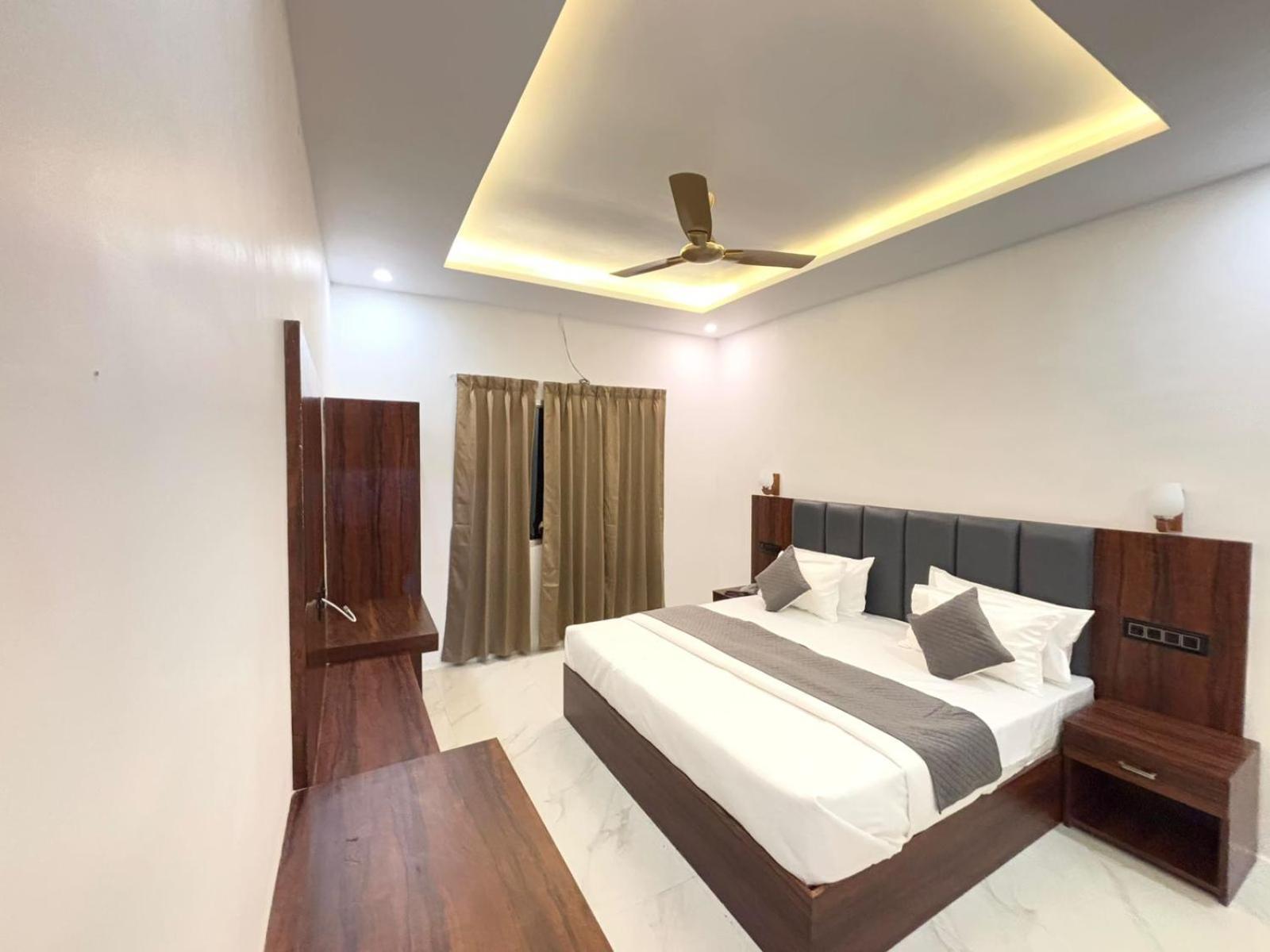 Hotel Omkar Palace Ayodhya Εξωτερικό φωτογραφία