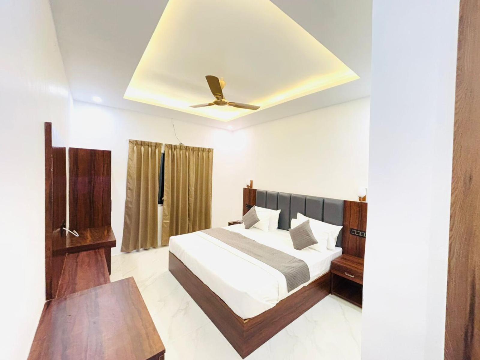 Hotel Omkar Palace Ayodhya Εξωτερικό φωτογραφία