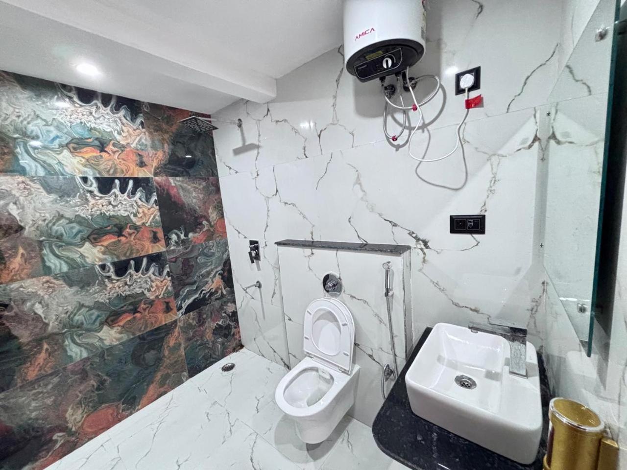 Hotel Omkar Palace Ayodhya Εξωτερικό φωτογραφία
